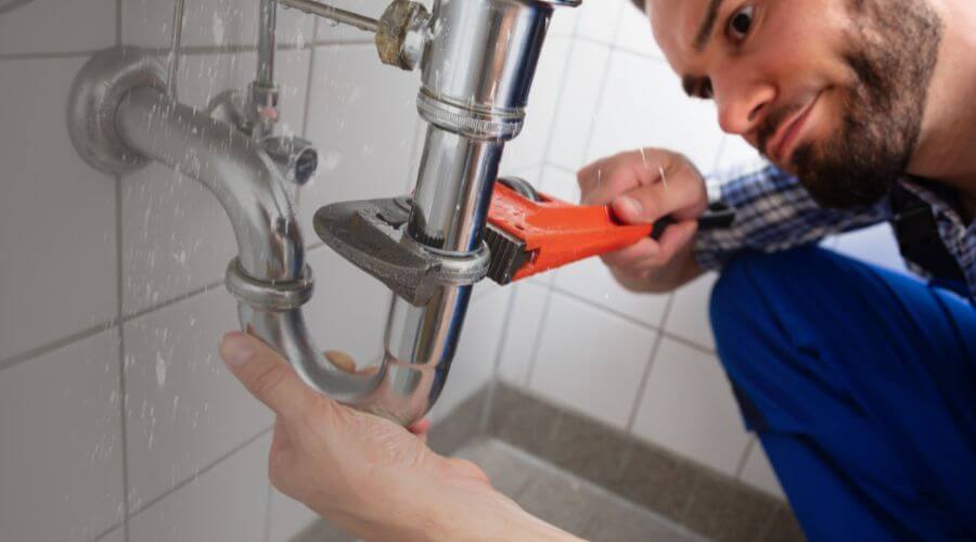 Expert burst pipe repair services in Crystal Lake, IA